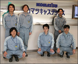 技術部　技術サイマルG
後列左より
前畑 大樹様、立開 一基様、天野 尚武様
前列左より
金丸 聡寛様、澤村 憲和様、吉岡 弘樹様