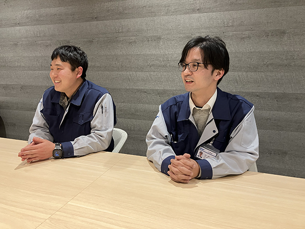 （右から）
スター精密株式会社　
機械事業部　製造部　生産技術室　室長　木村友亮氏
生産技術グループ　橋爪優太氏